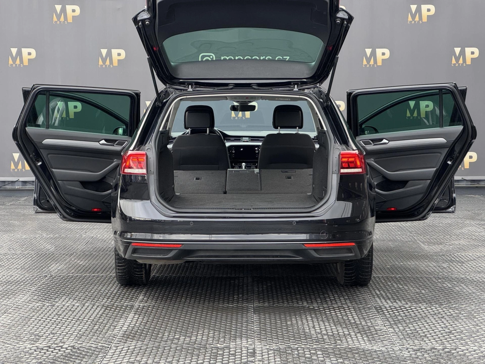 Volkswagen Passat – 2.0TDi 140kW DSG Business, RZV