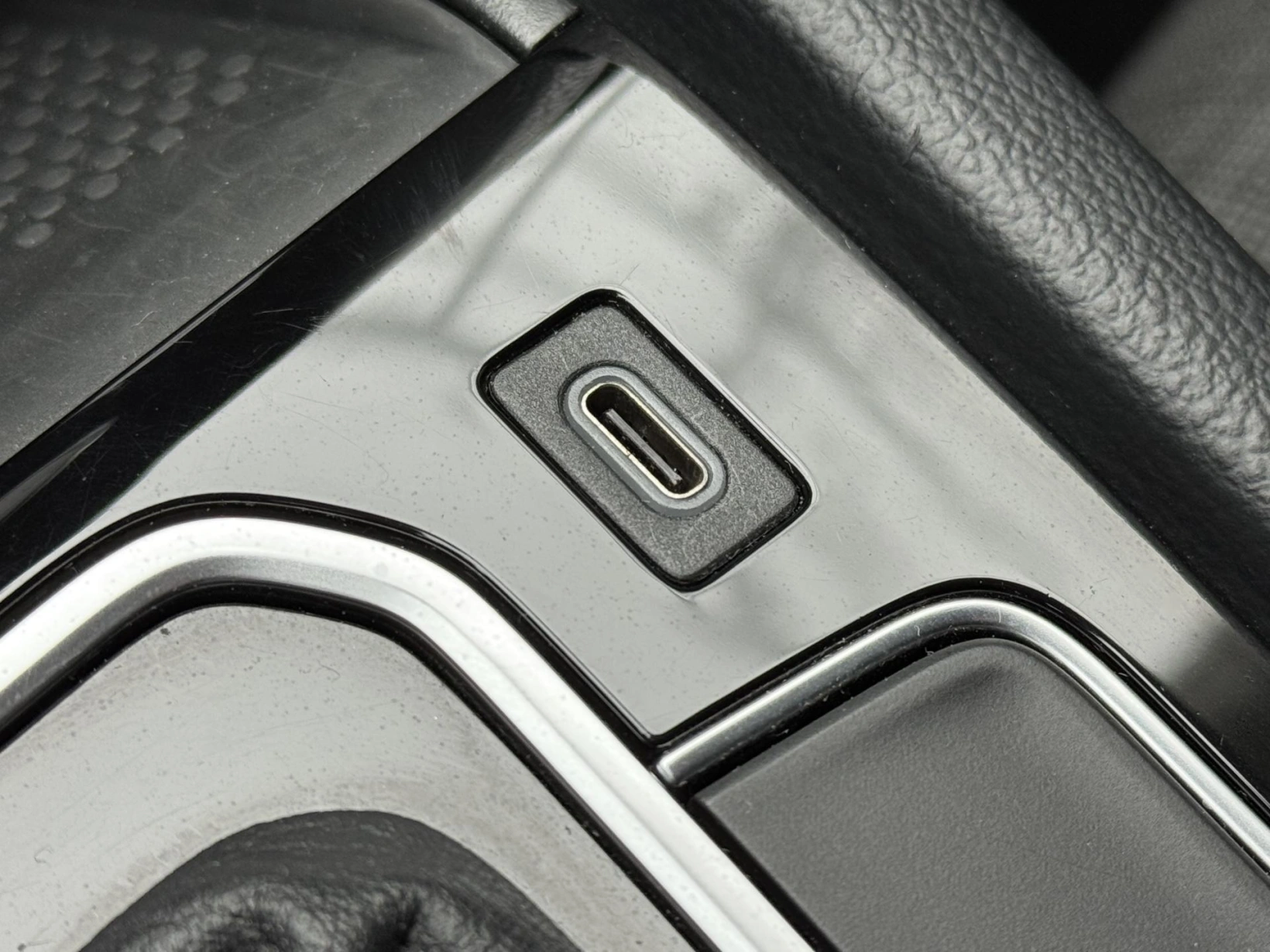 Volkswagen Passat – 2.0TDi 140kW DSG Business, RZV