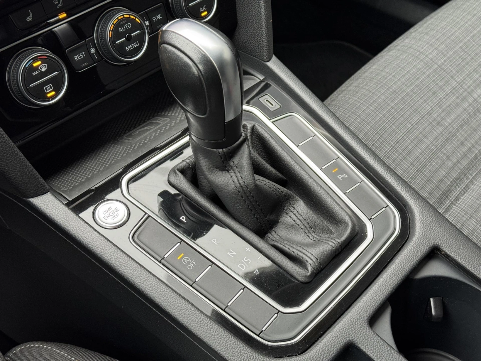Volkswagen Passat – 2.0TDi 140kW DSG Business, RZV
