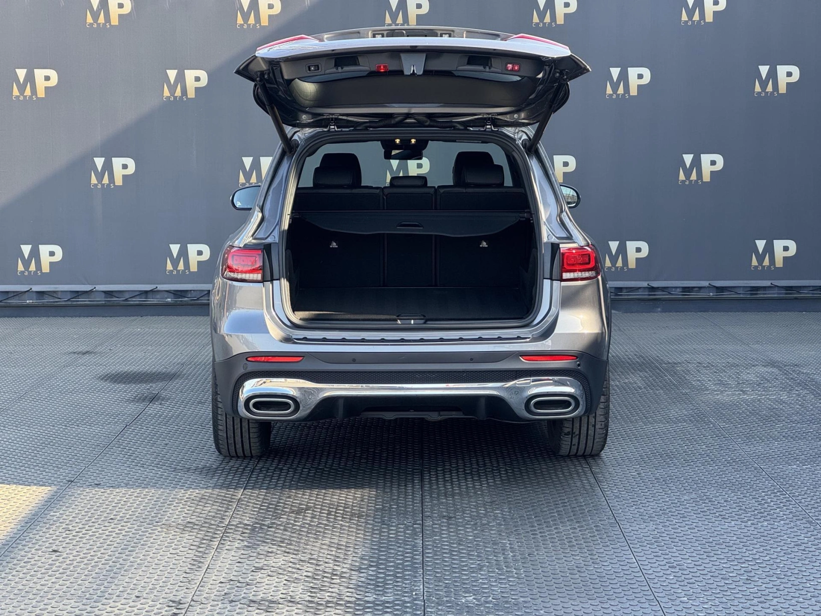 Mercedes-Benz GLB – 200d 4Matic, AMG Line Head-up