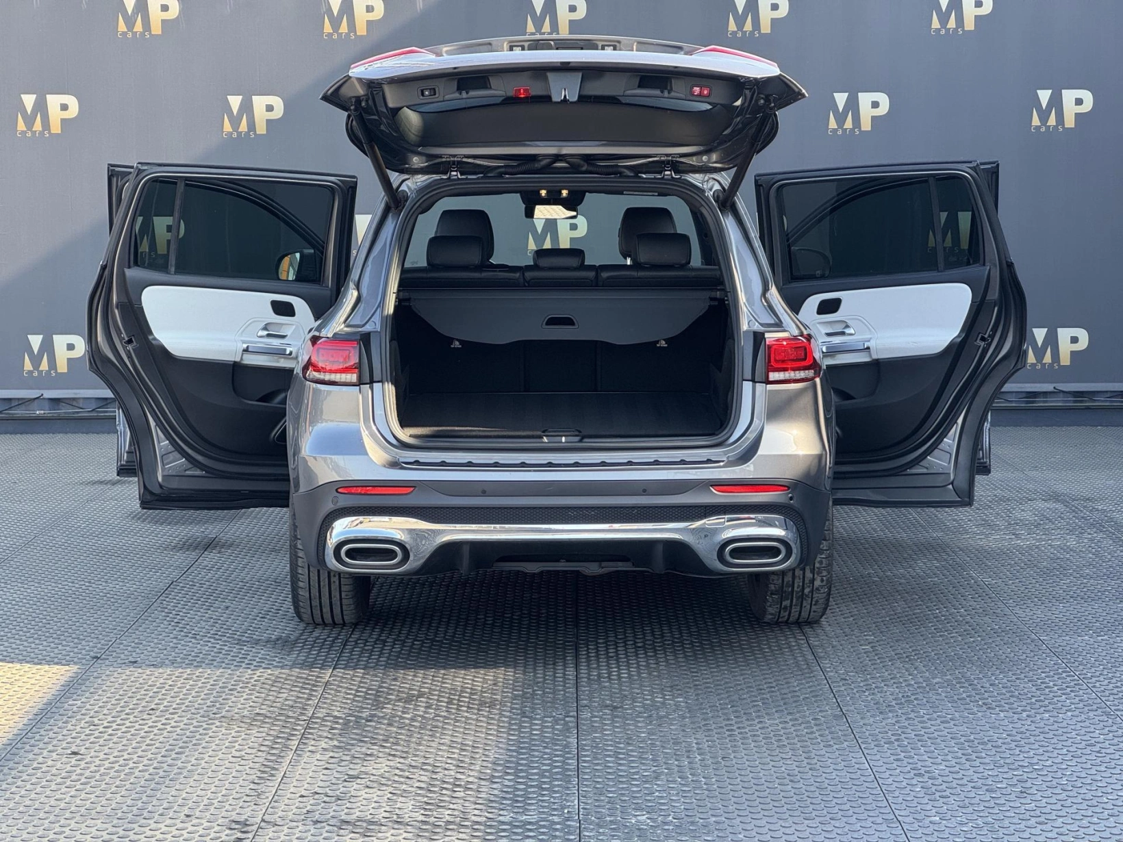 Mercedes-Benz GLB – 200d 4Matic, AMG Line Head-up