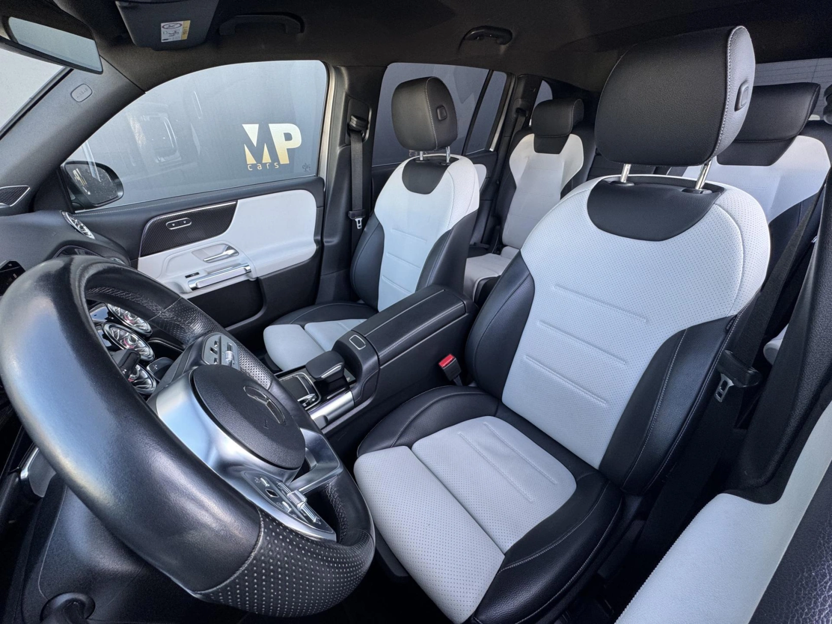 Mercedes-Benz GLB – 200d 4Matic, AMG Line Head-up