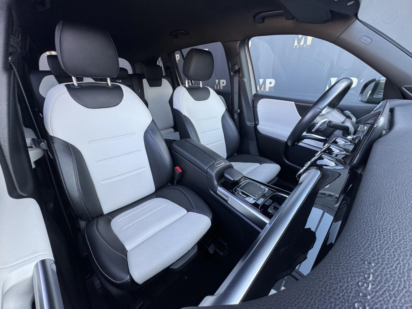 Mercedes-Benz GLB – 200d 4Matic, AMG Line Head-up