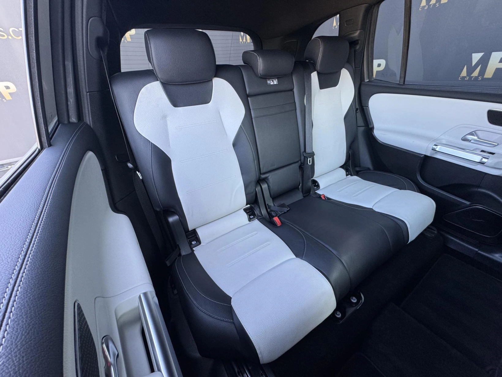 Mercedes-Benz GLB – 200d 4Matic, AMG Line Head-up