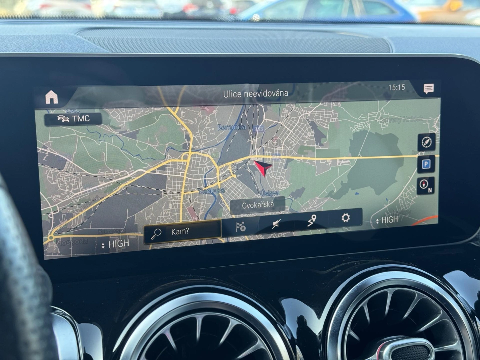 Mercedes-Benz GLB – 200d 4Matic, AMG Line Head-up