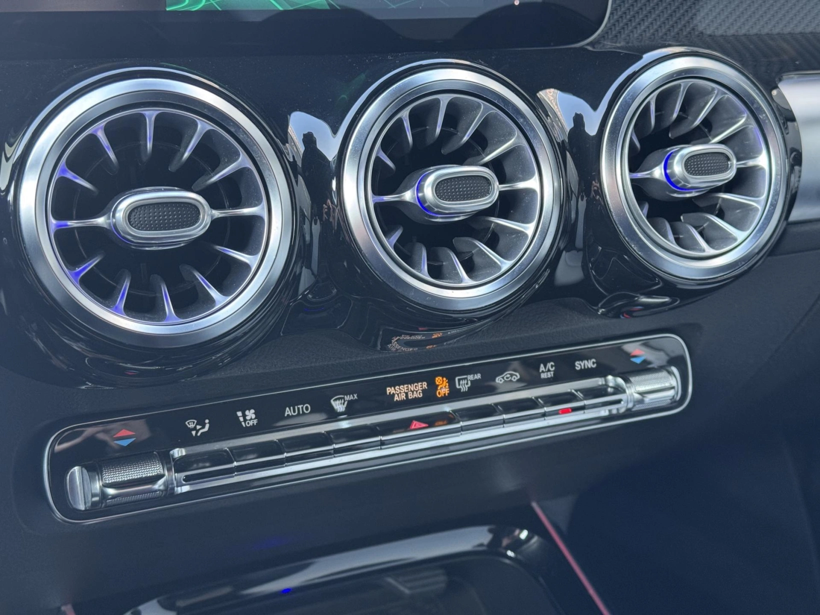 Mercedes-Benz GLB – 200d 4Matic, AMG Line Head-up