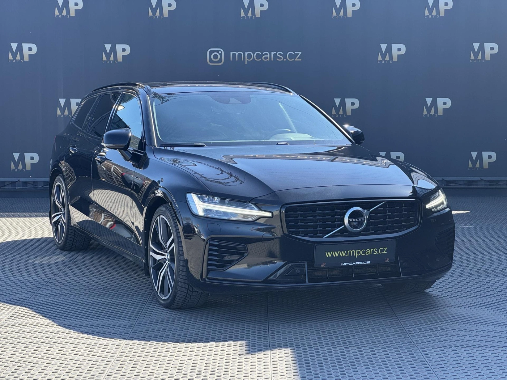 Volvo V60 – 2,0 T8 4X4, Recharge, Polestar