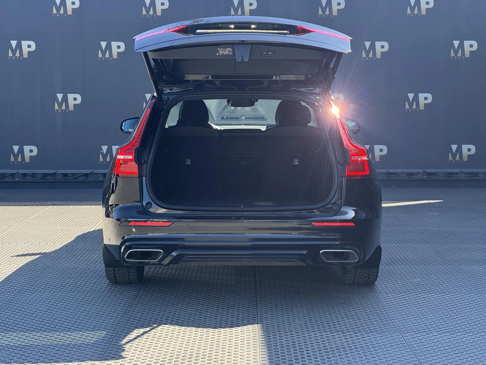 Volvo V60 – 2,0 T8 4X4, Recharge, Polestar