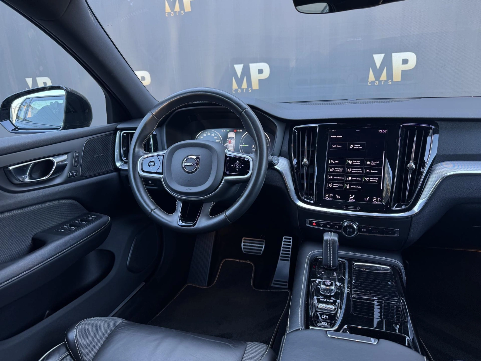 Volvo V60 – 2,0 T8 4X4, Recharge, Polestar