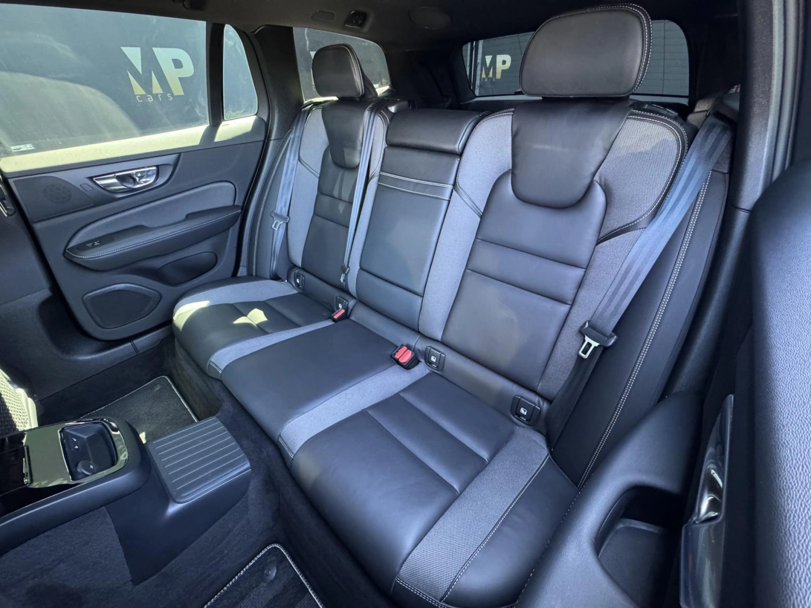 Volvo V60 – 2,0 T8 4X4, Recharge, Polestar