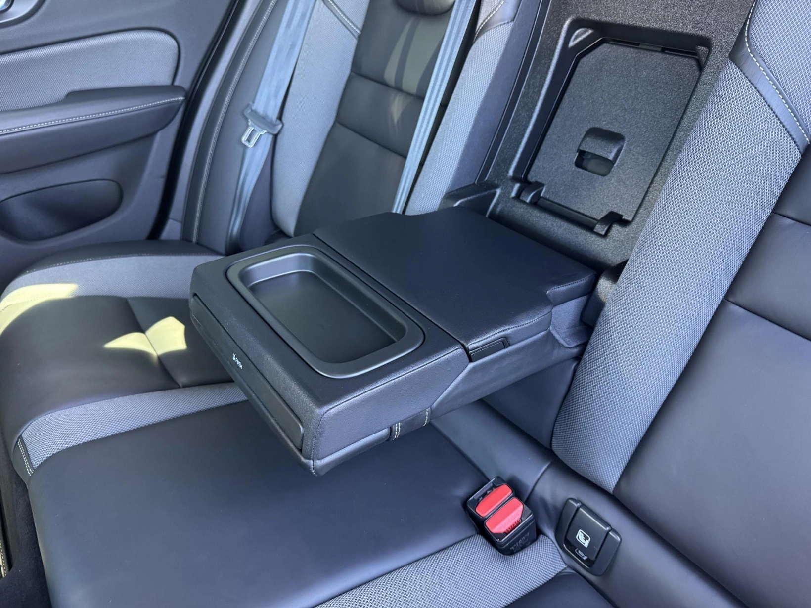 Volvo V60 – 2,0 T8 4X4, Recharge, Polestar