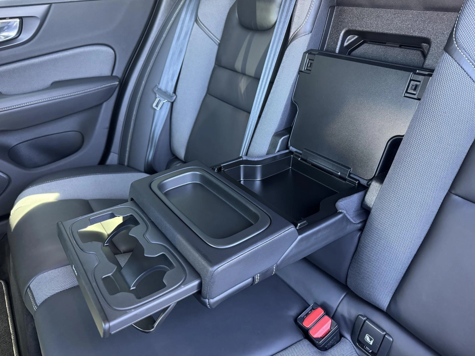 Volvo V60 – 2,0 T8 4X4, Recharge, Polestar