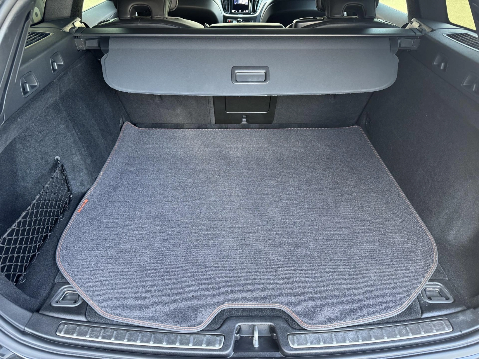 Volvo V60 – 2,0 T8 4X4, Recharge, Polestar