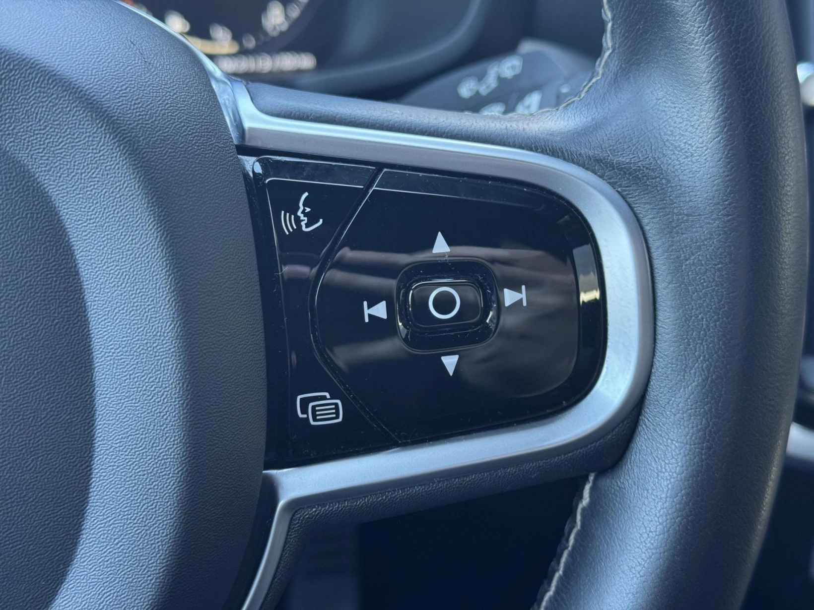 Volvo V60 – 2,0 T8 4X4, Recharge, Polestar