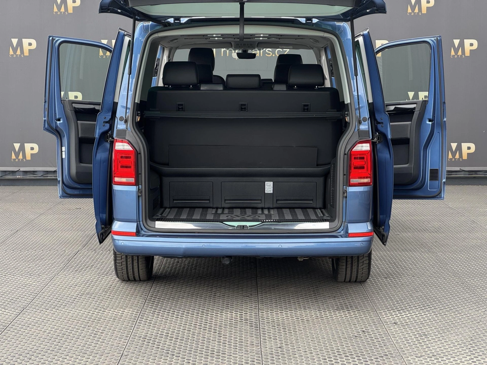 Volkswagen Multivan – 2.0TDi DSG 4M Highline, DPH