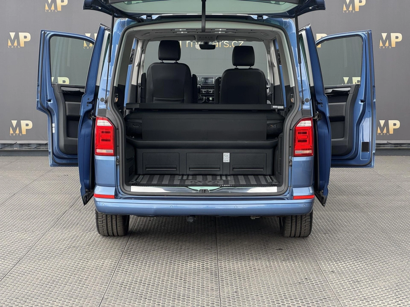 Volkswagen Multivan – 2.0TDi DSG 4M Highline, DPH