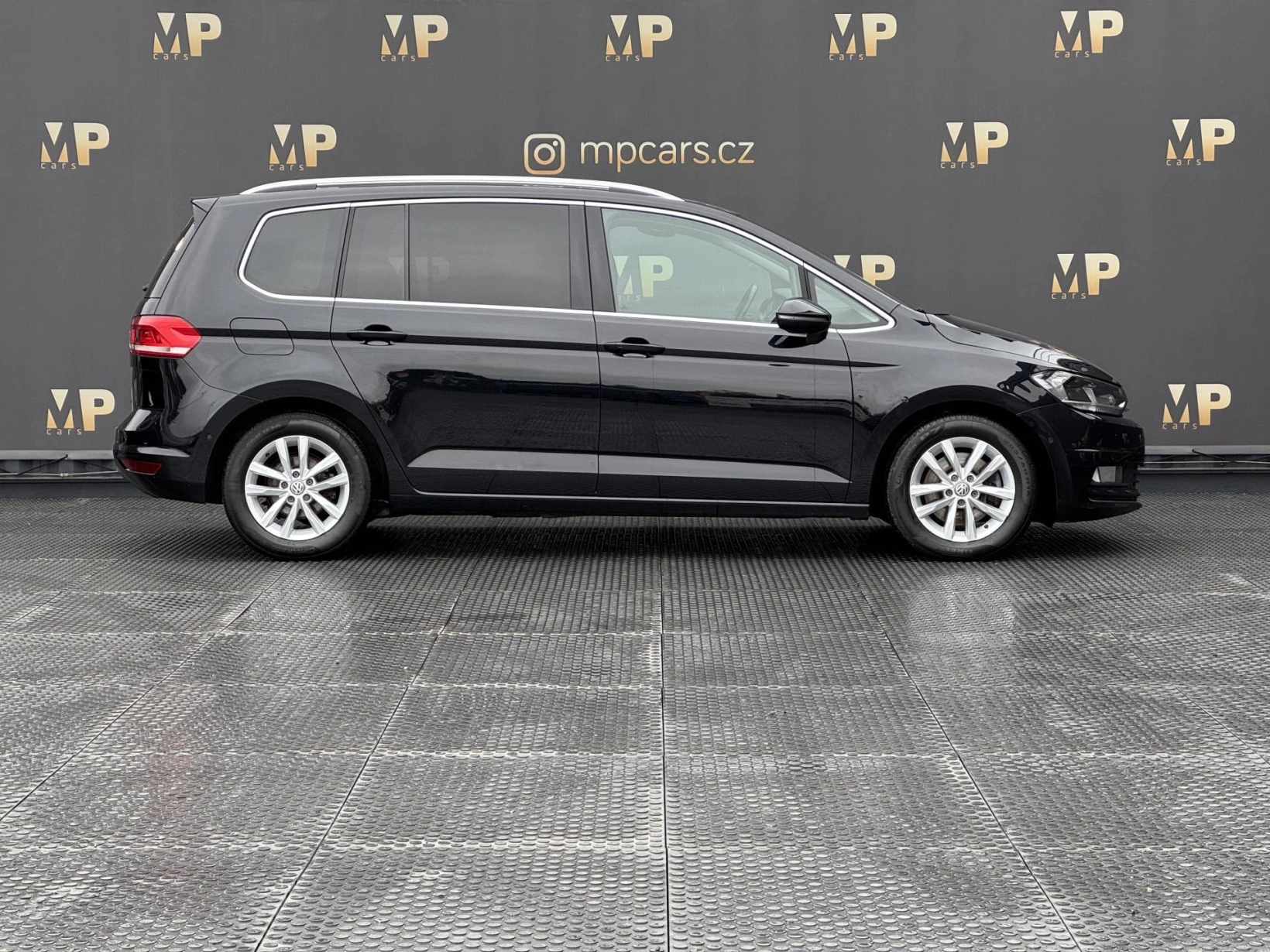 Volkswagen Touran – 1.4TSi 110kW, Highline, 7 míst