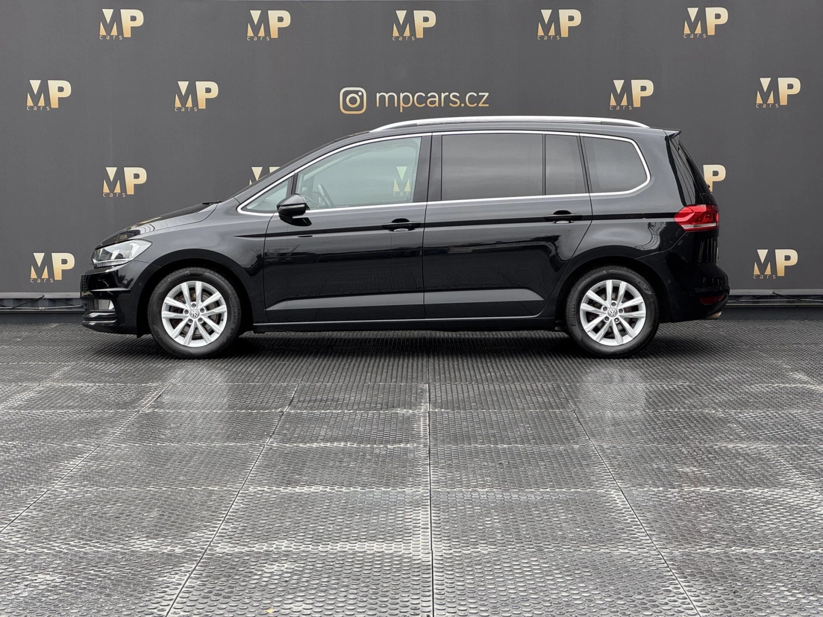 Volkswagen Touran – 1.4TSi 110kW, Highline, 7 míst