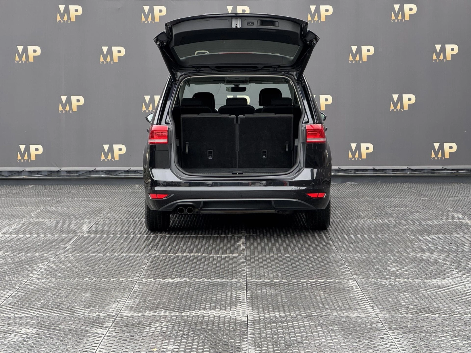 Volkswagen Touran – 1.4TSi 110kW, Highline, 7 míst