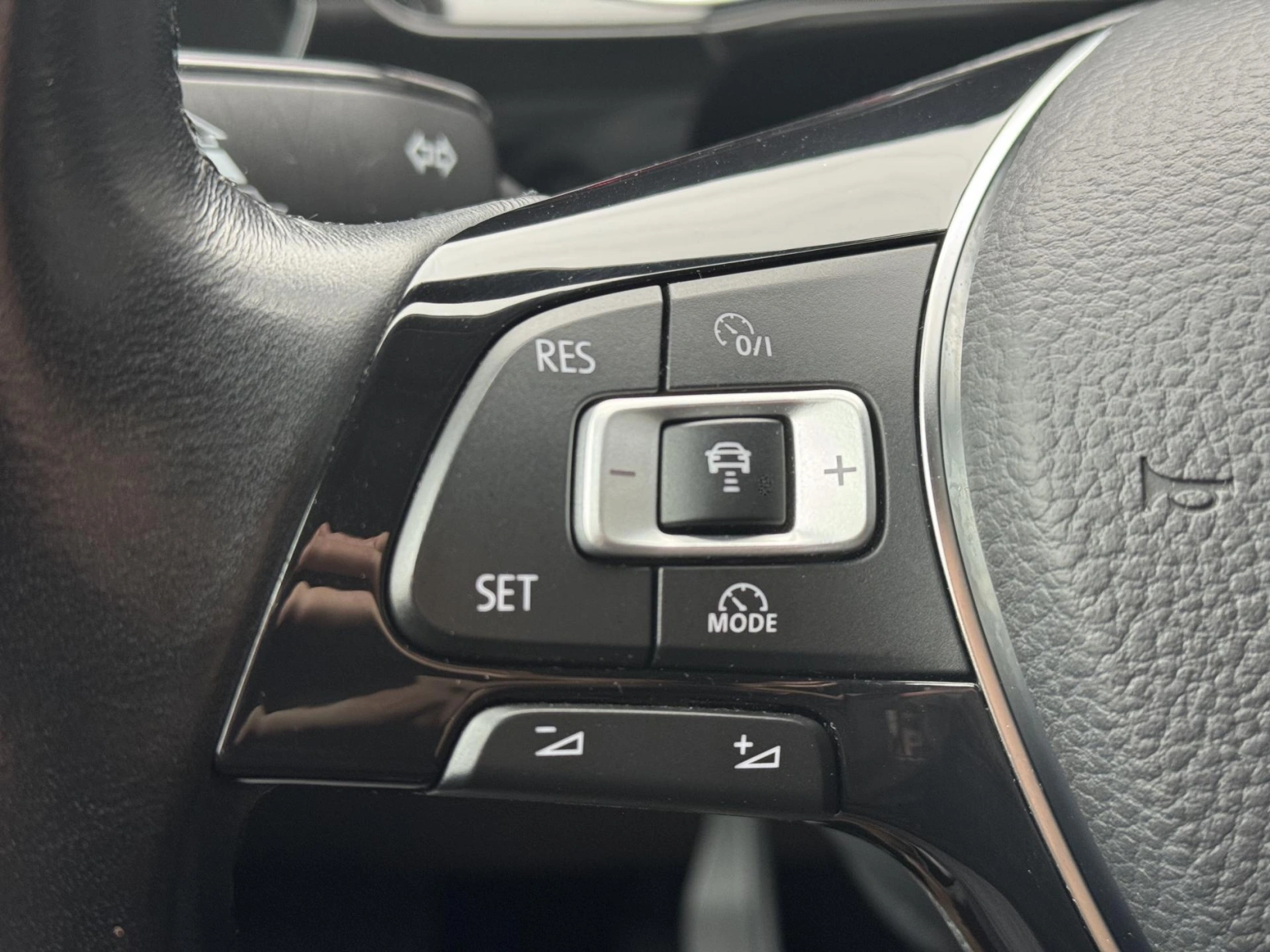 Volkswagen Touran – 1.4TSi 110kW, Highline, 7 míst