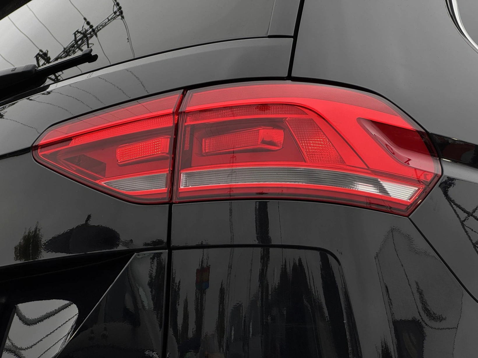 Volkswagen Touran – 1.4TSi 110kW, Highline, 7 míst