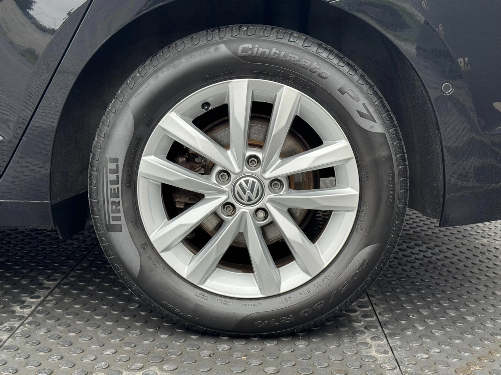 Volkswagen Touran – 1.4TSi 110kW, Highline, 7 míst