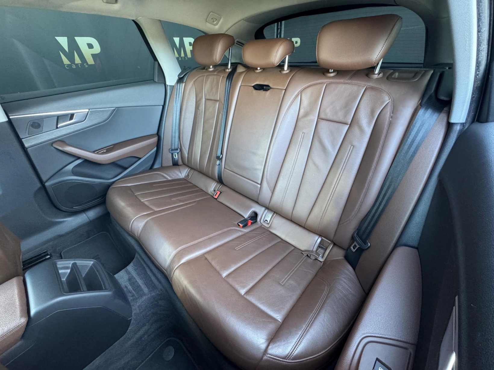 Audi A4 – 2.0TDi MAN Sport,Individual
