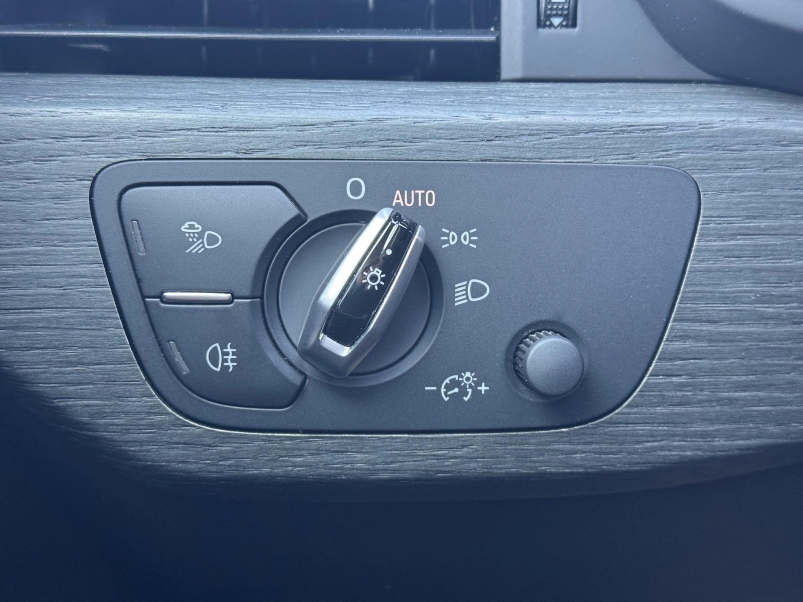 Audi A4 – 2.0TDi MAN Sport,Individual