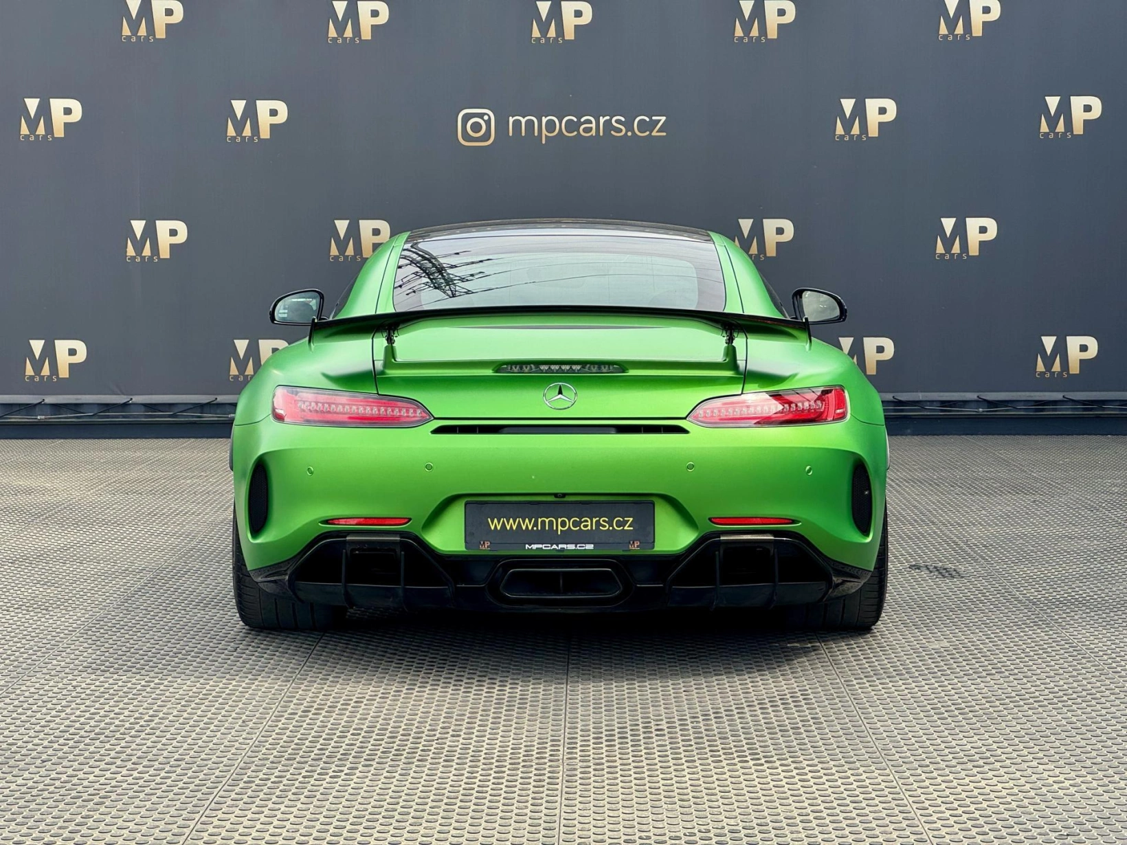 Mercedes-Benz AMG GT – R 4.0 V8 430kW, Carbon Ceramic
