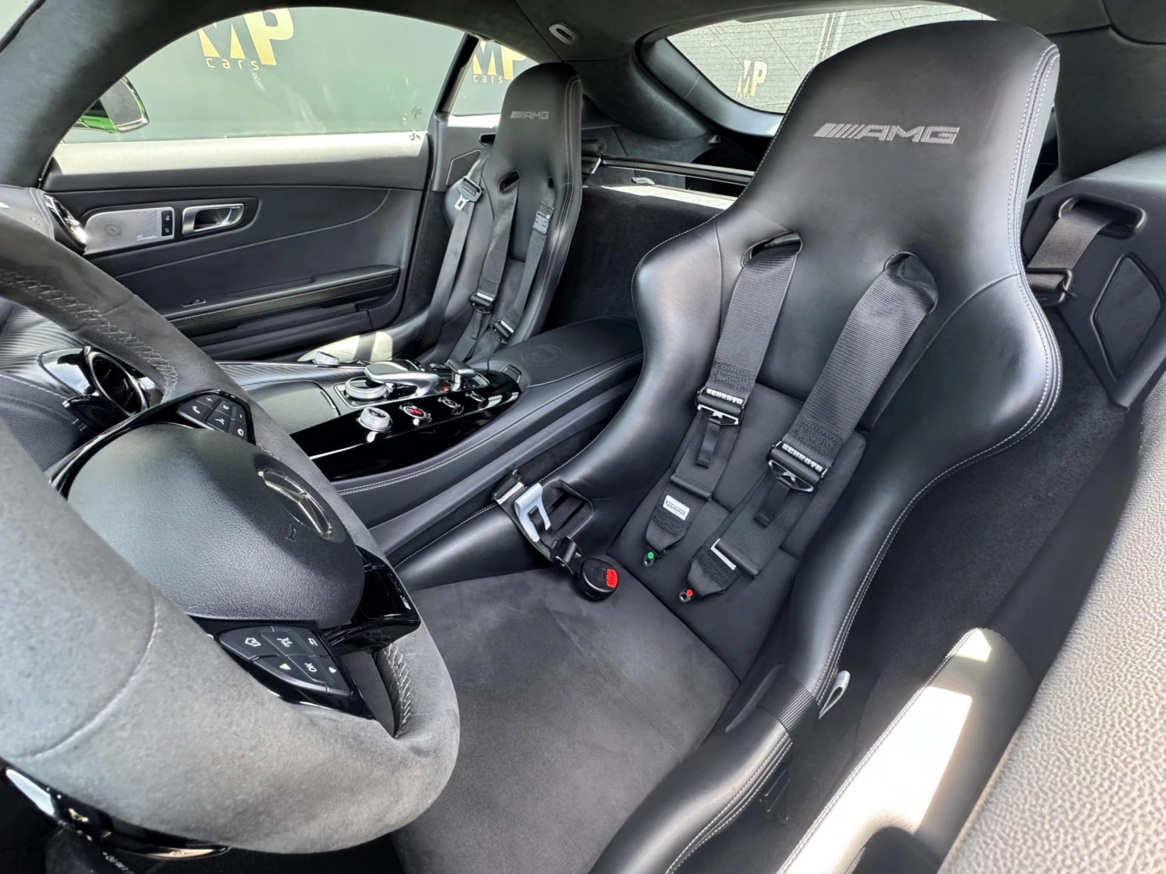 Mercedes-Benz AMG GT – R 4.0 V8 430kW, Carbon Ceramic