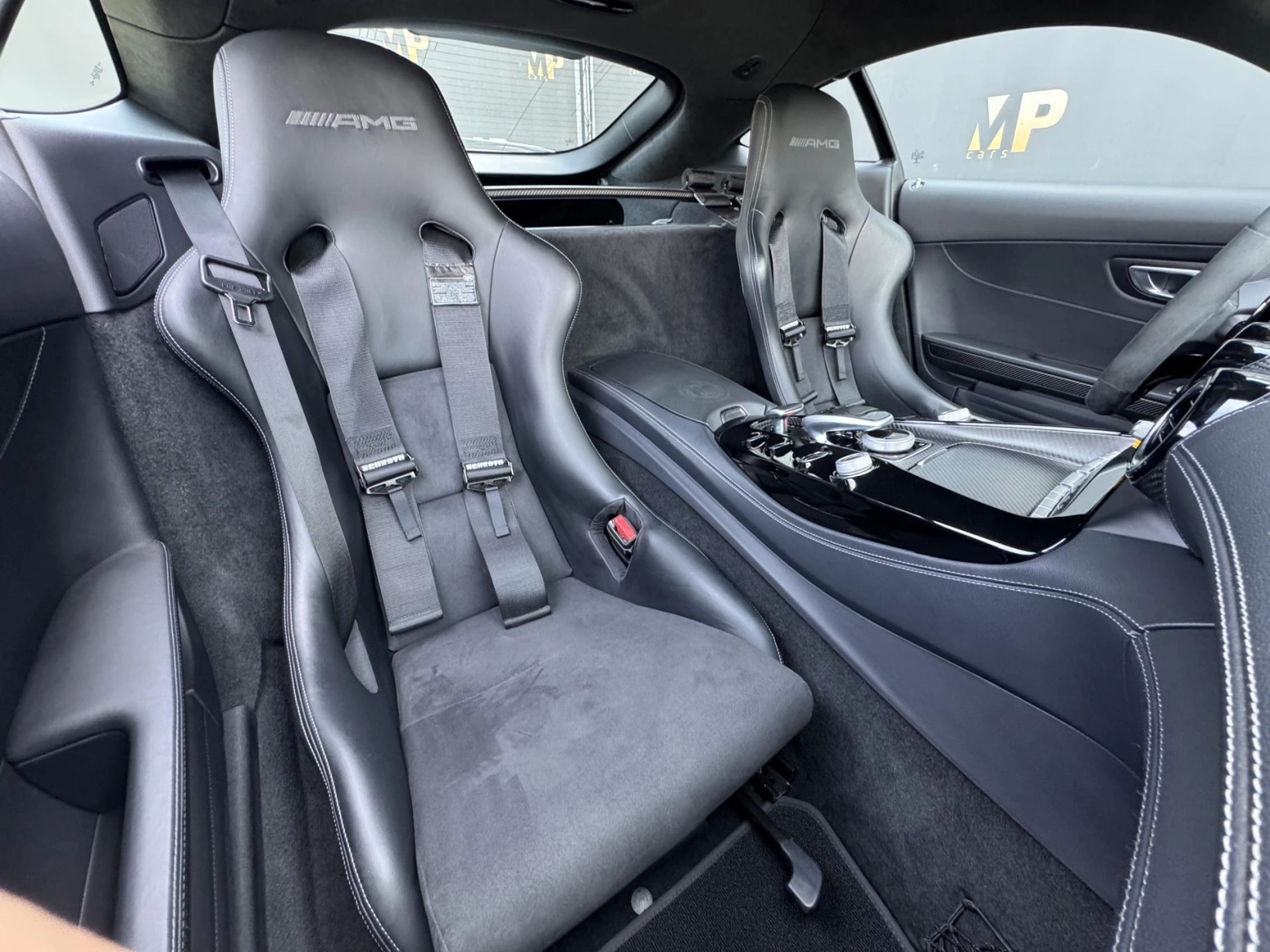 Mercedes-Benz AMG GT – R 4.0 V8 430kW, Carbon Ceramic