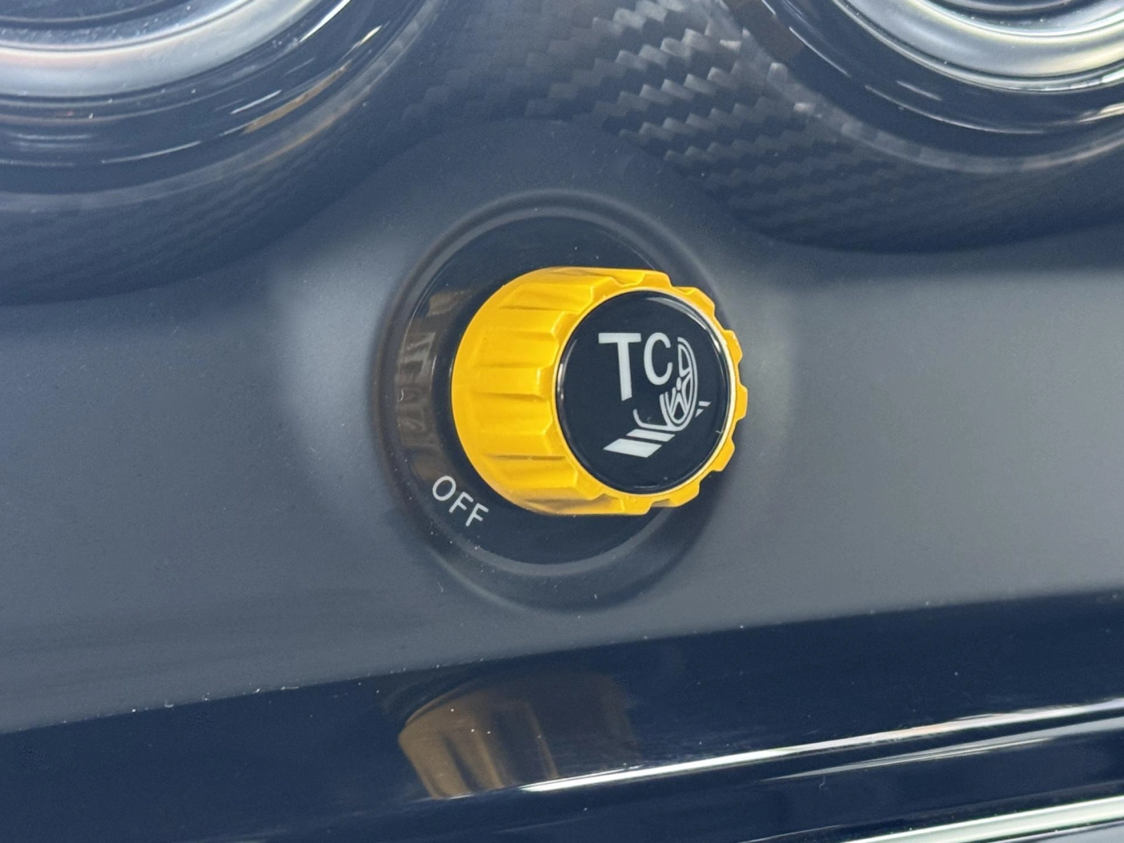 Mercedes-Benz AMG GT – R 4.0 V8 430kW, Carbon Ceramic