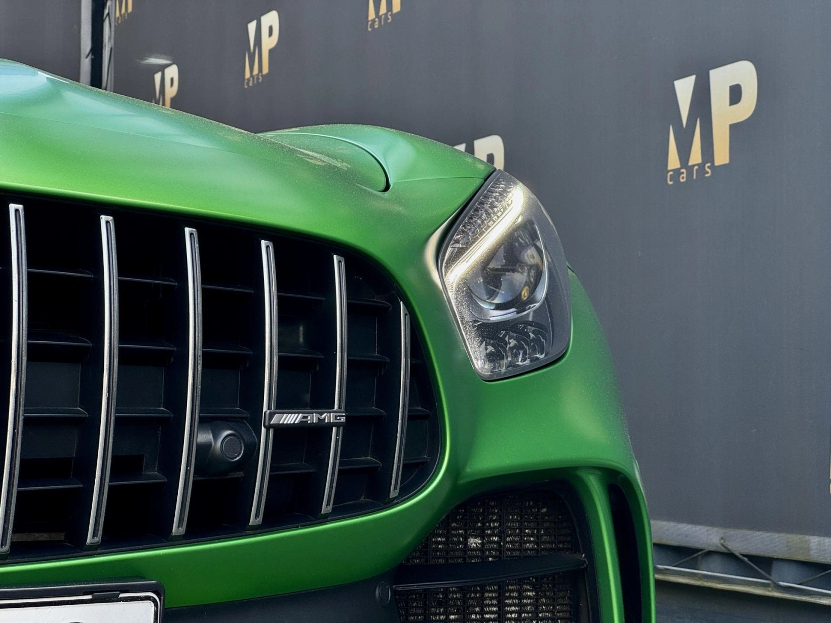 Mercedes-Benz AMG GT – R 4.0 V8 430kW, Carbon Ceramic