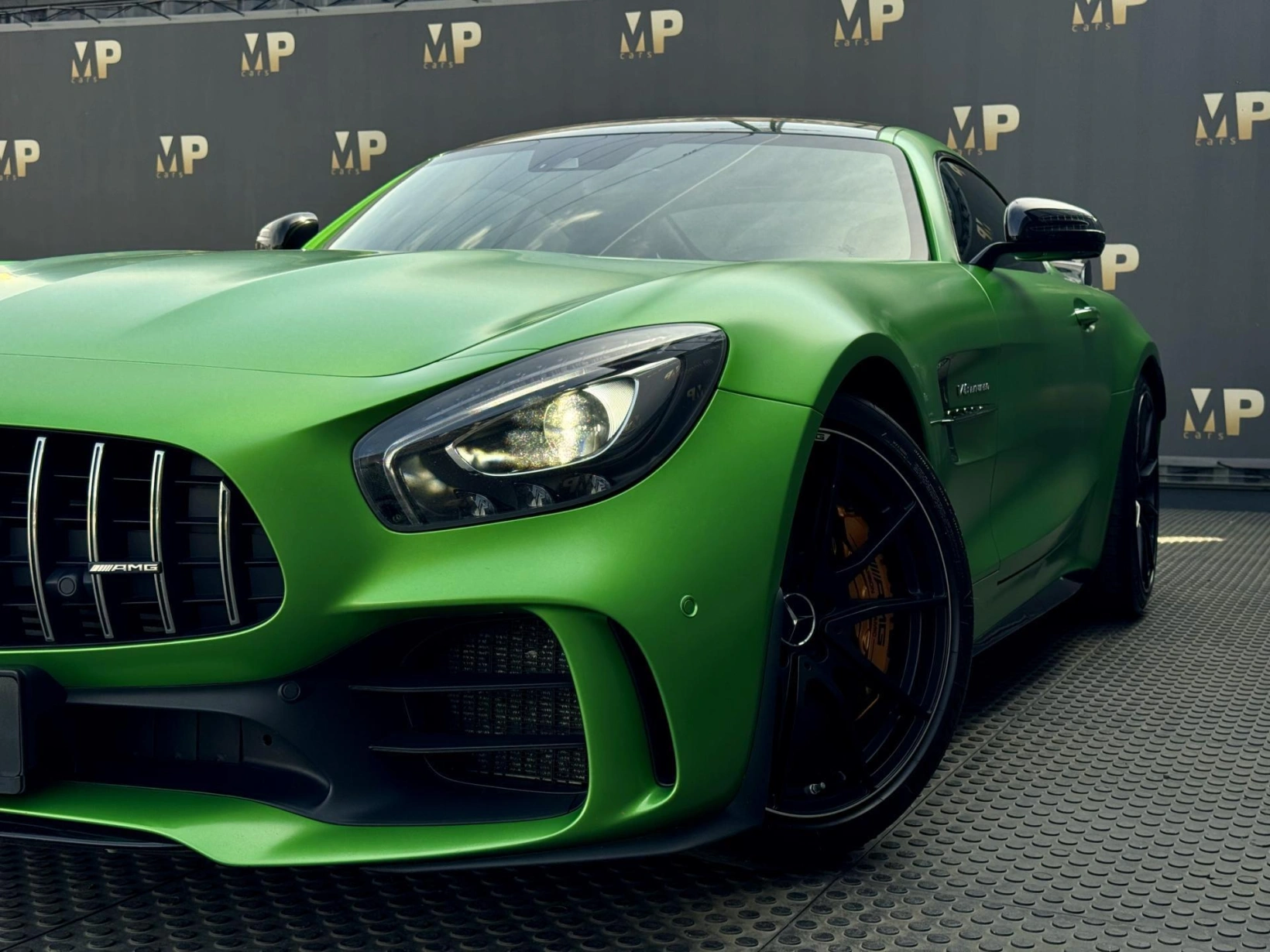 Mercedes-Benz AMG GT – R 4.0 V8 430kW, Carbon Ceramic