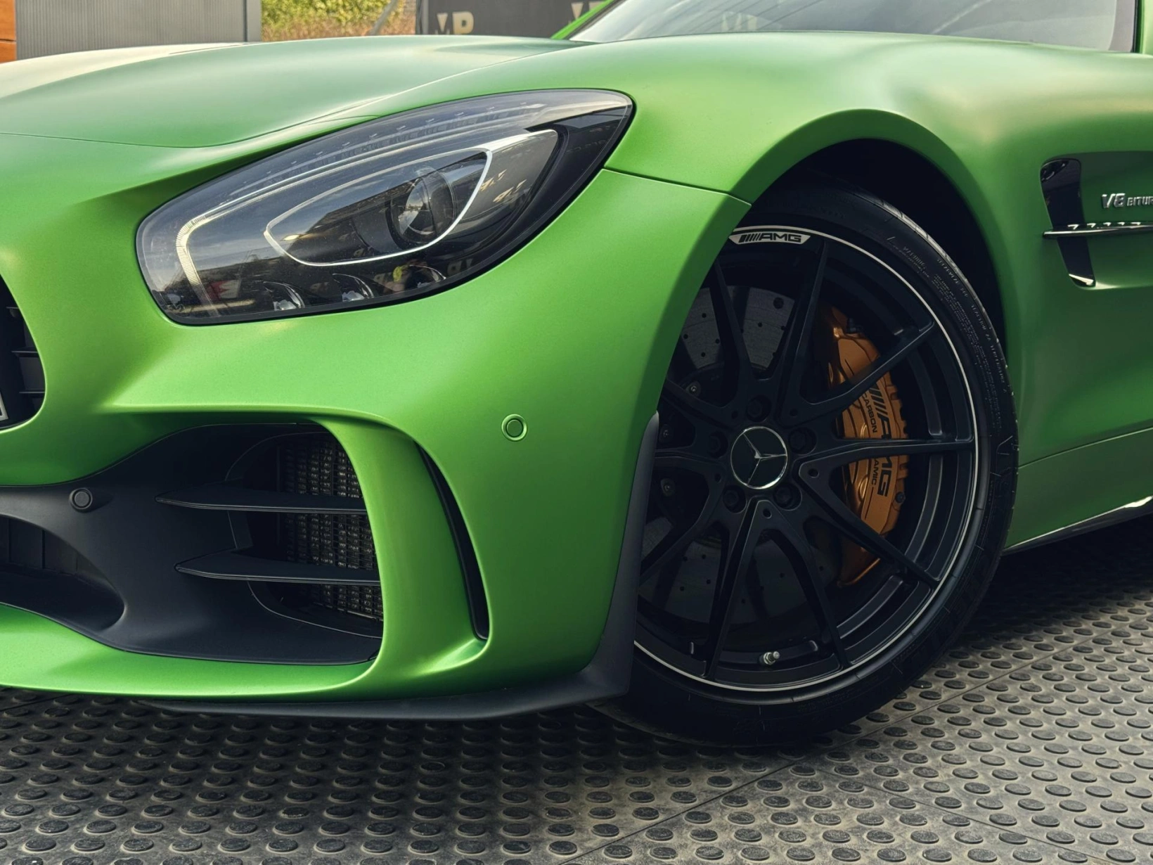 Mercedes-Benz AMG GT – R 4.0 V8 430kW, Carbon Ceramic