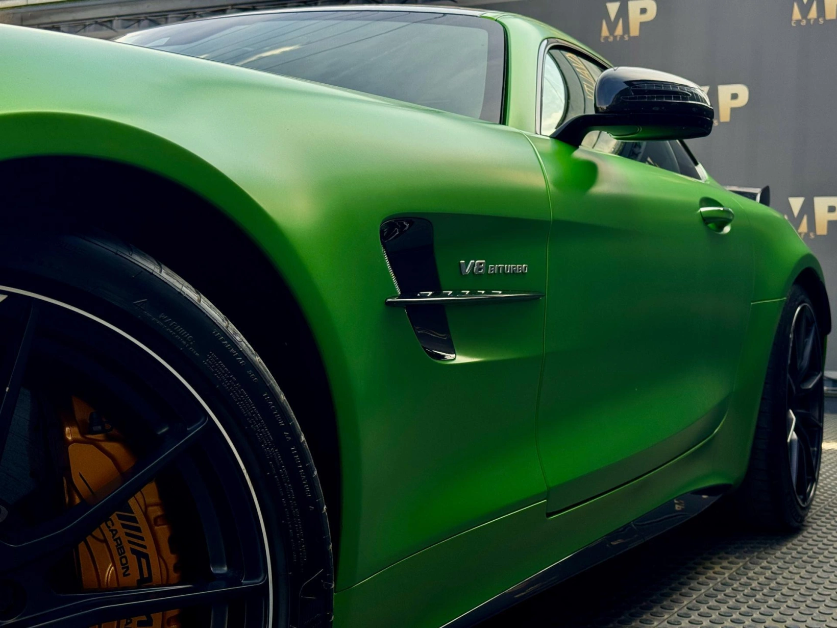 Mercedes-Benz AMG GT – R 4.0 V8 430kW, Carbon Ceramic