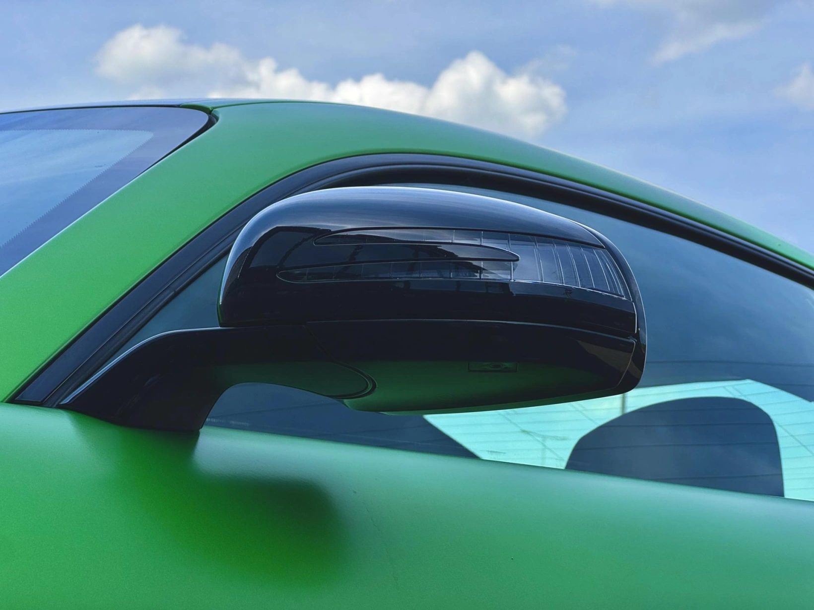 Mercedes-Benz AMG GT – R 4.0 V8 430kW, Carbon Ceramic