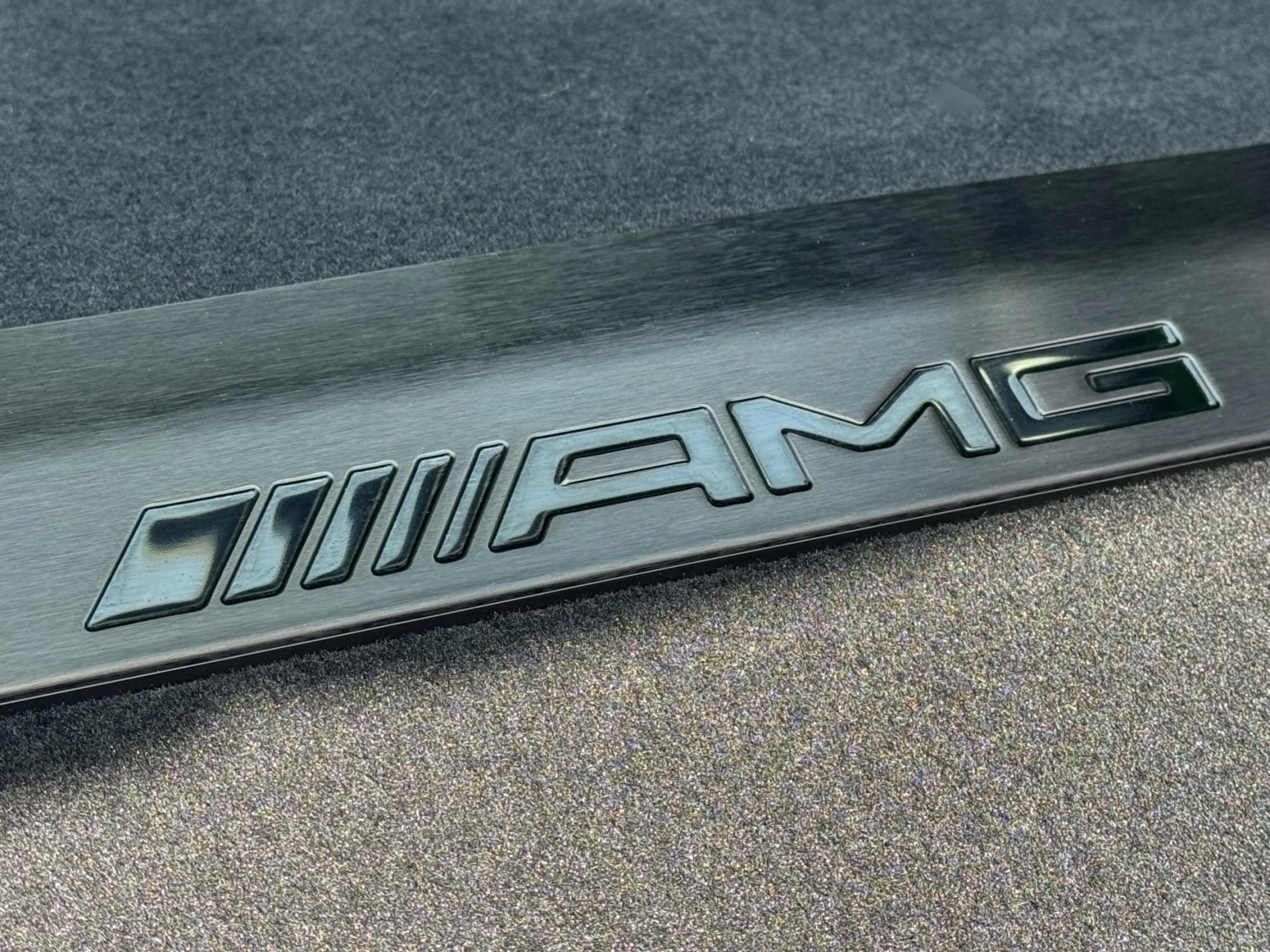 Mercedes-Benz AMG GT – R 4.0 V8 430kW, Carbon Ceramic