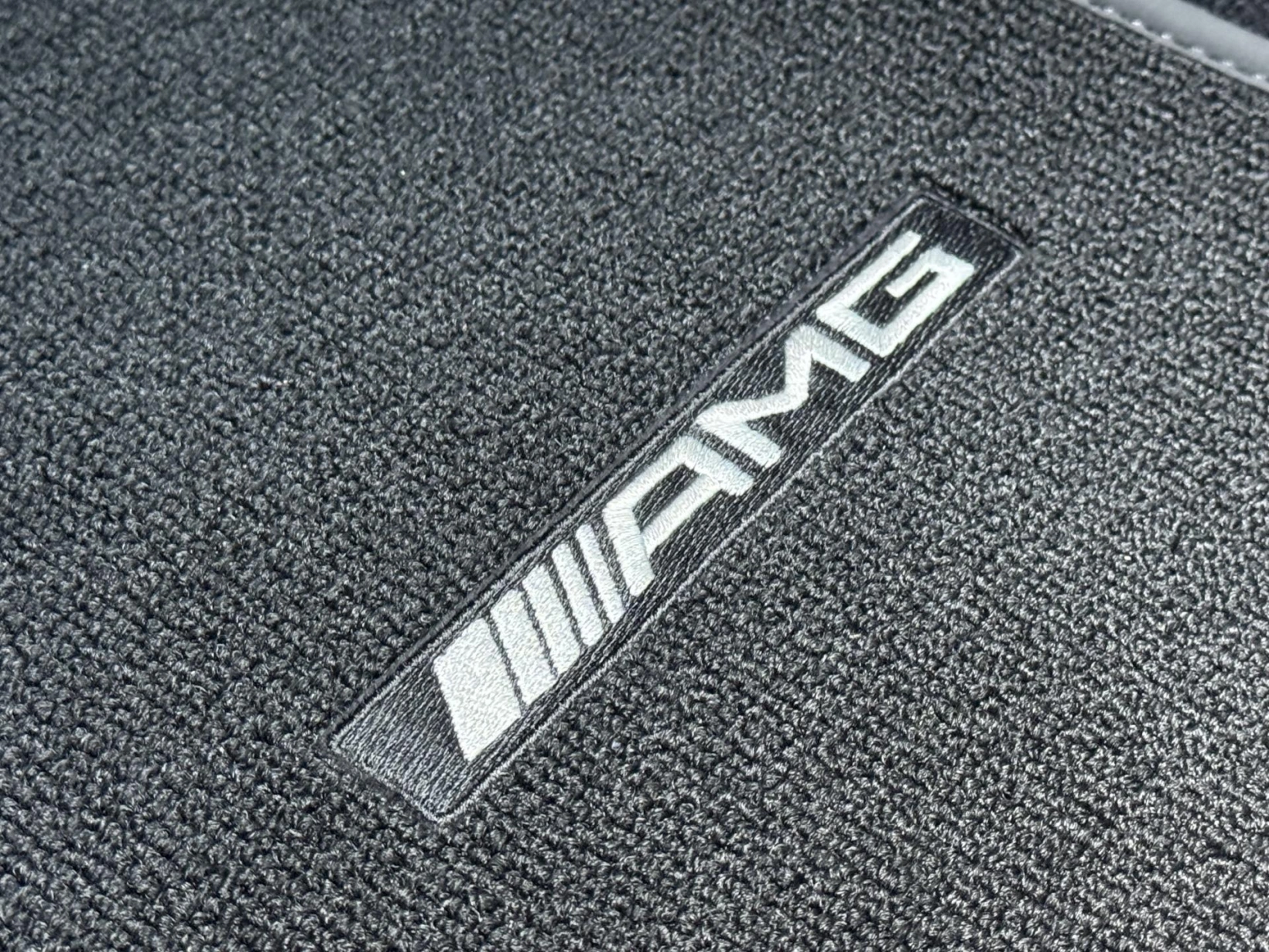 Mercedes-Benz AMG GT – R 4.0 V8 430kW, Carbon Ceramic