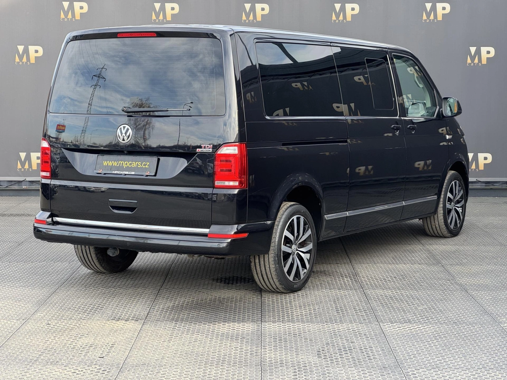 Volkswagen Multivan – T6 Long 2.0TDi 4M Highline DPH
