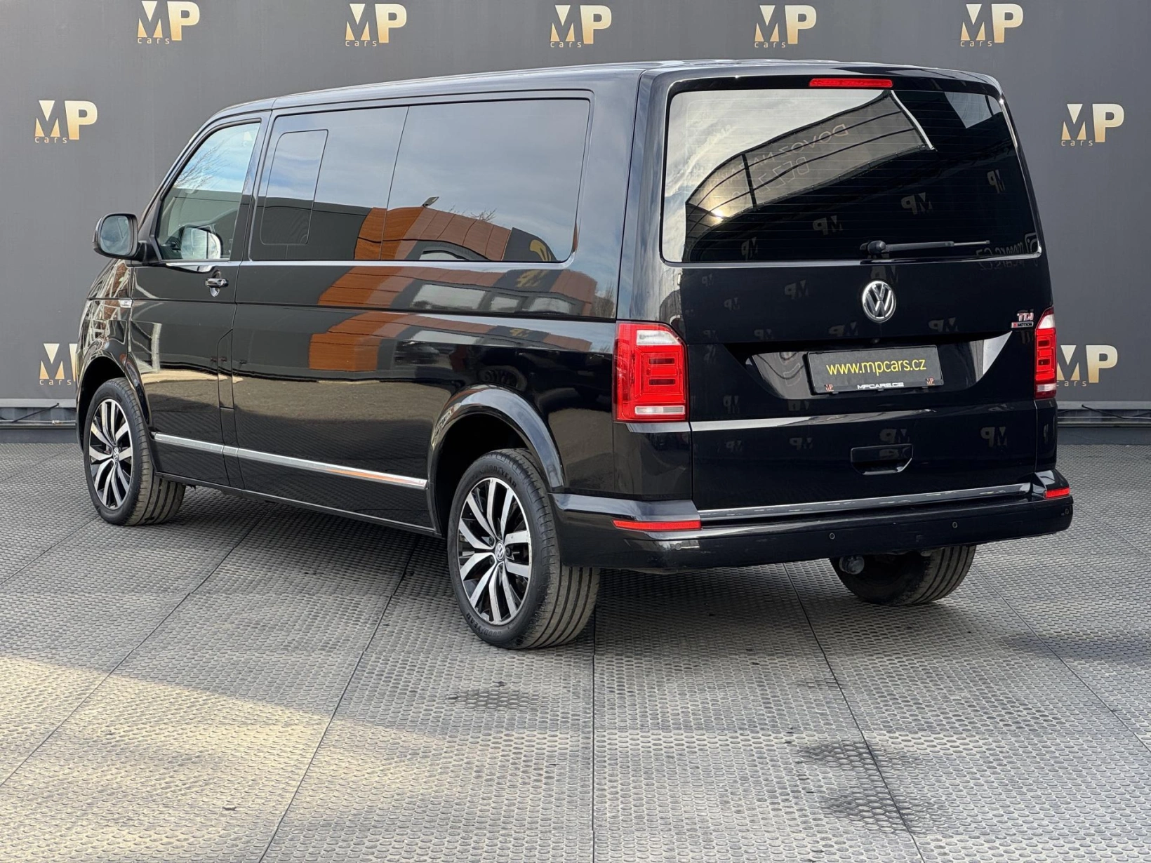 Volkswagen Multivan – T6 Long 2.0TDi 4M Highline DPH