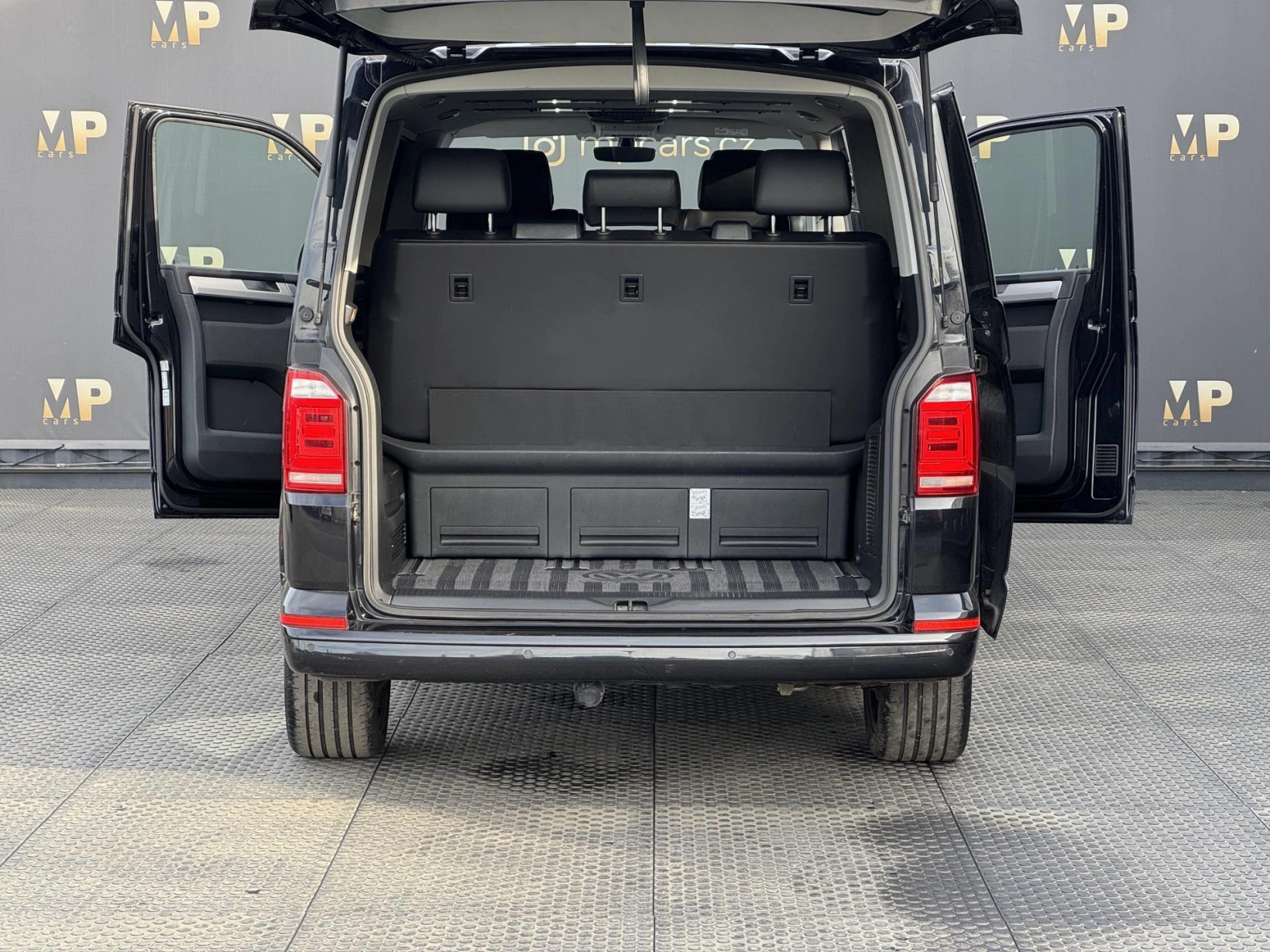 Volkswagen Multivan – T6 Long 2.0TDi 4M Highline DPH