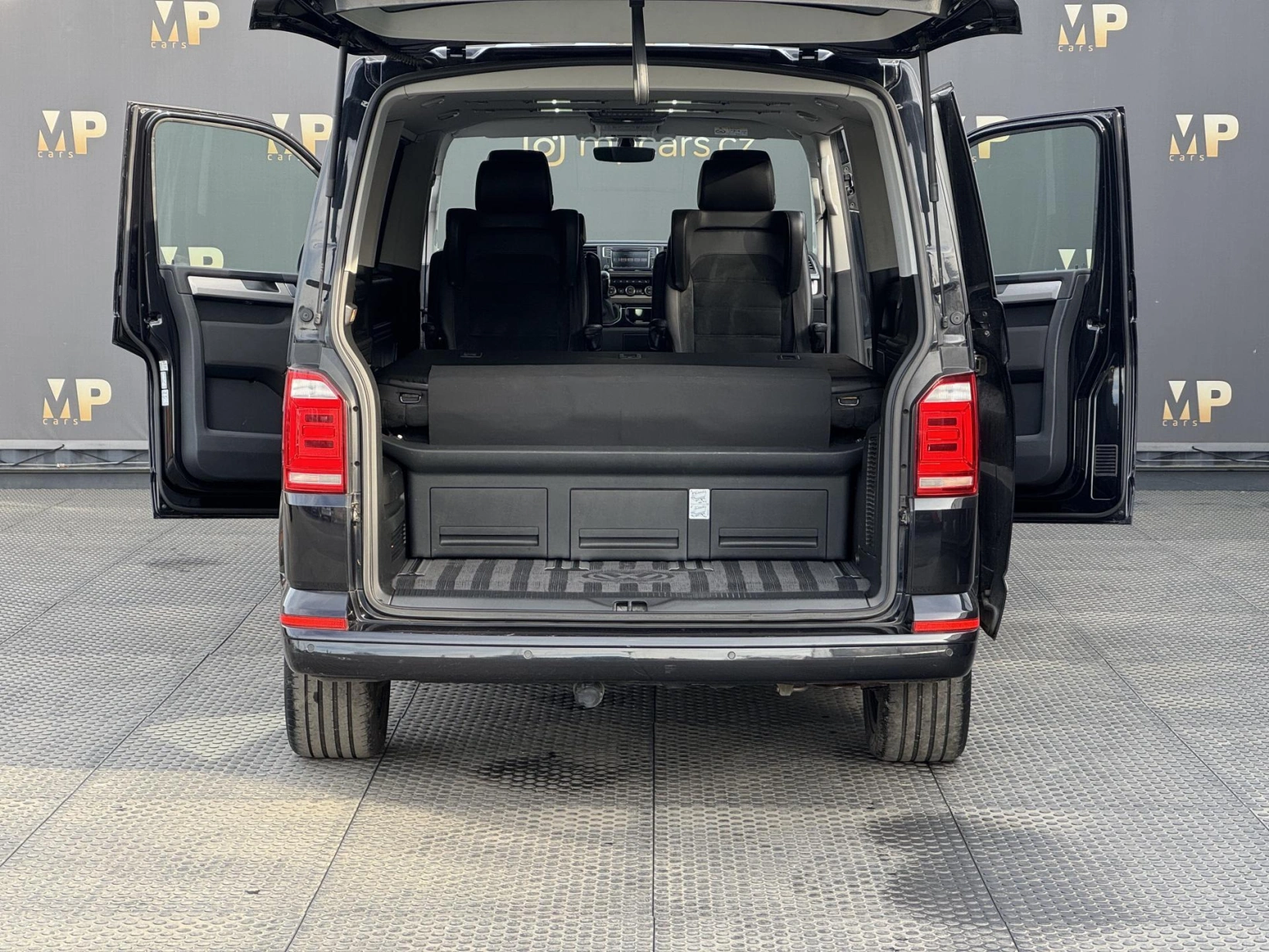 Volkswagen Multivan – T6 Long 2.0TDi 4M Highline DPH