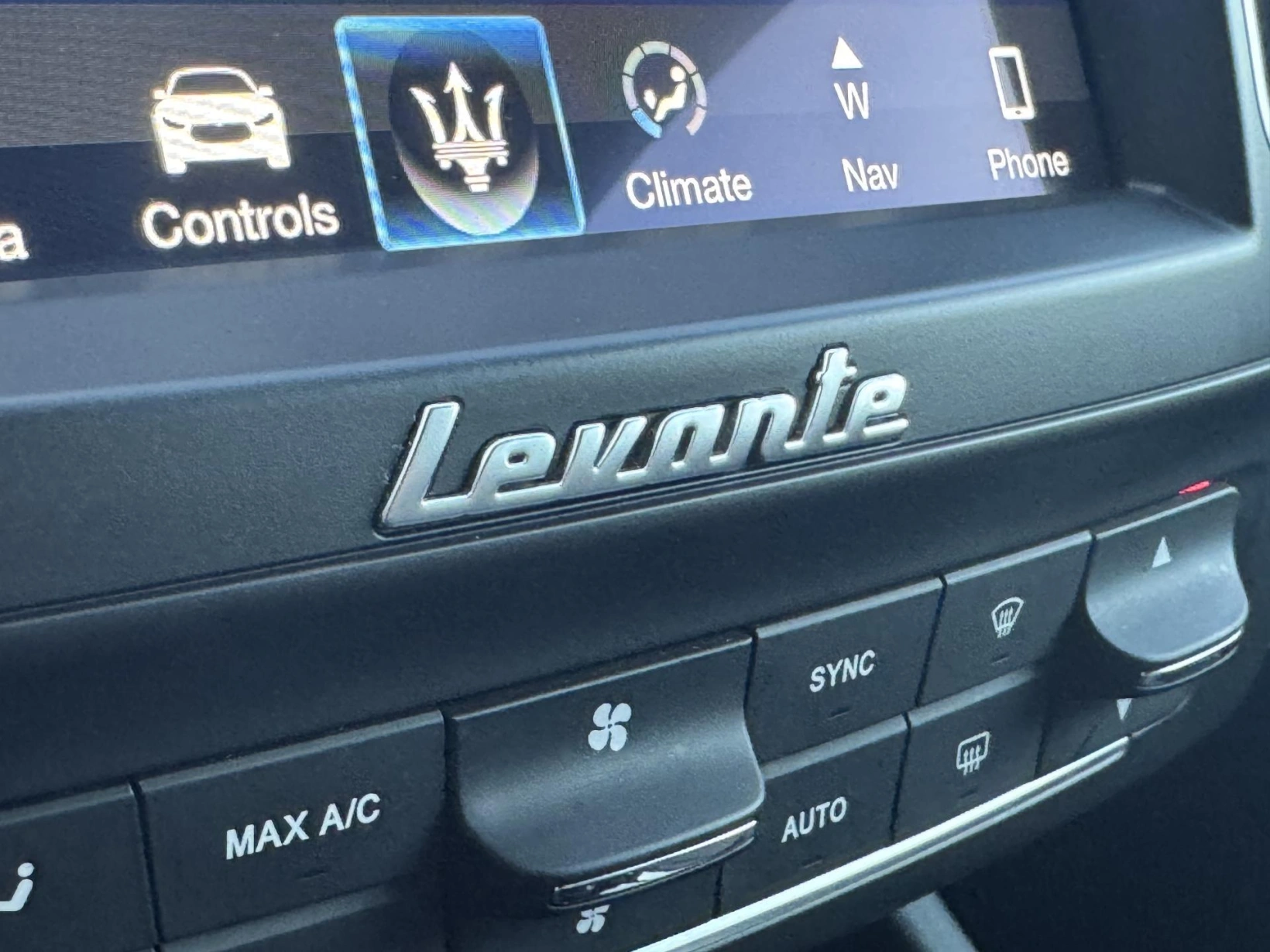 Maserati Levante – GranLusso Q4, 3.0iV6 257kW, ČR