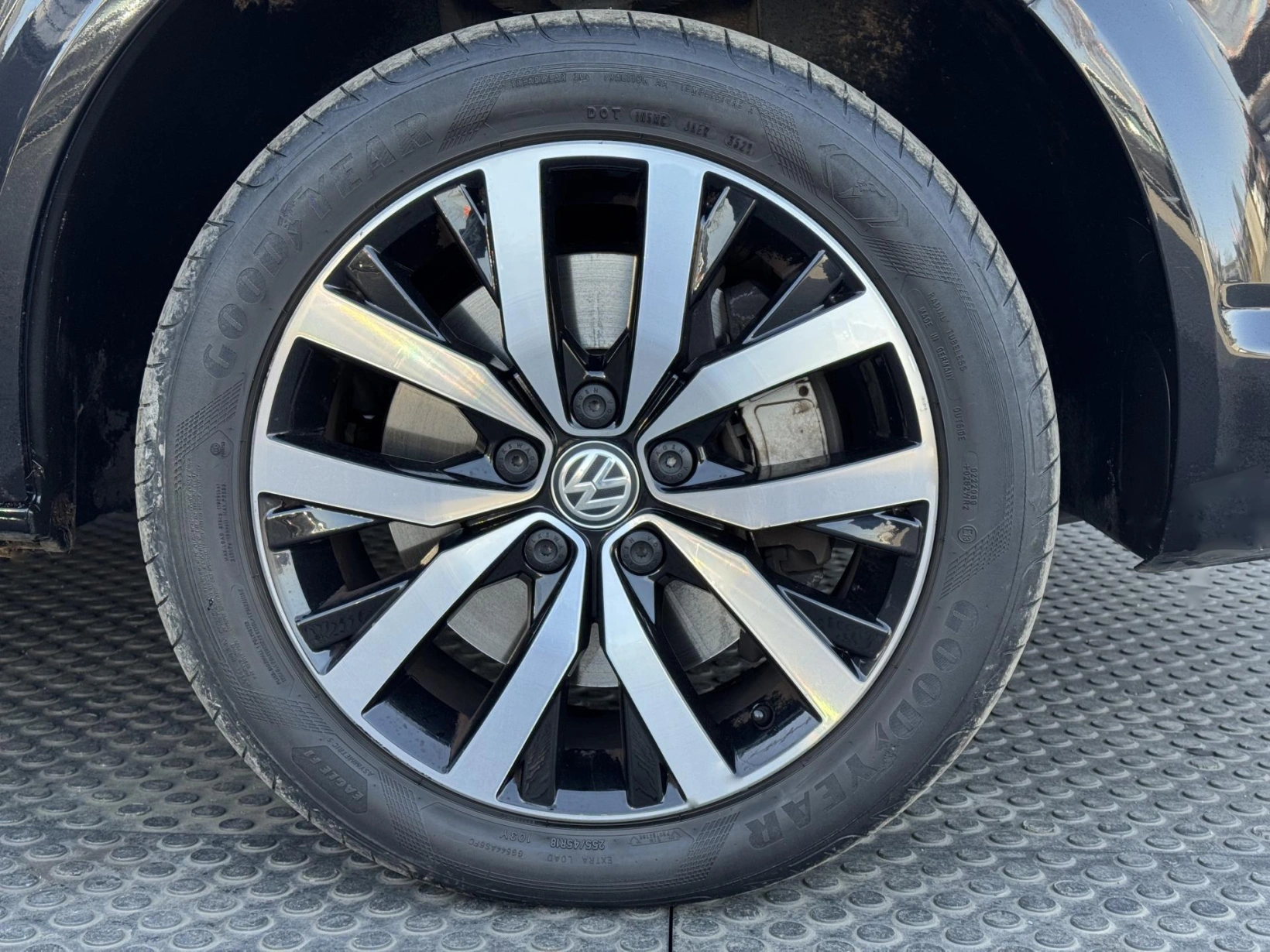 Volkswagen Multivan – T6 Long 2.0TDi 4M Highline DPH