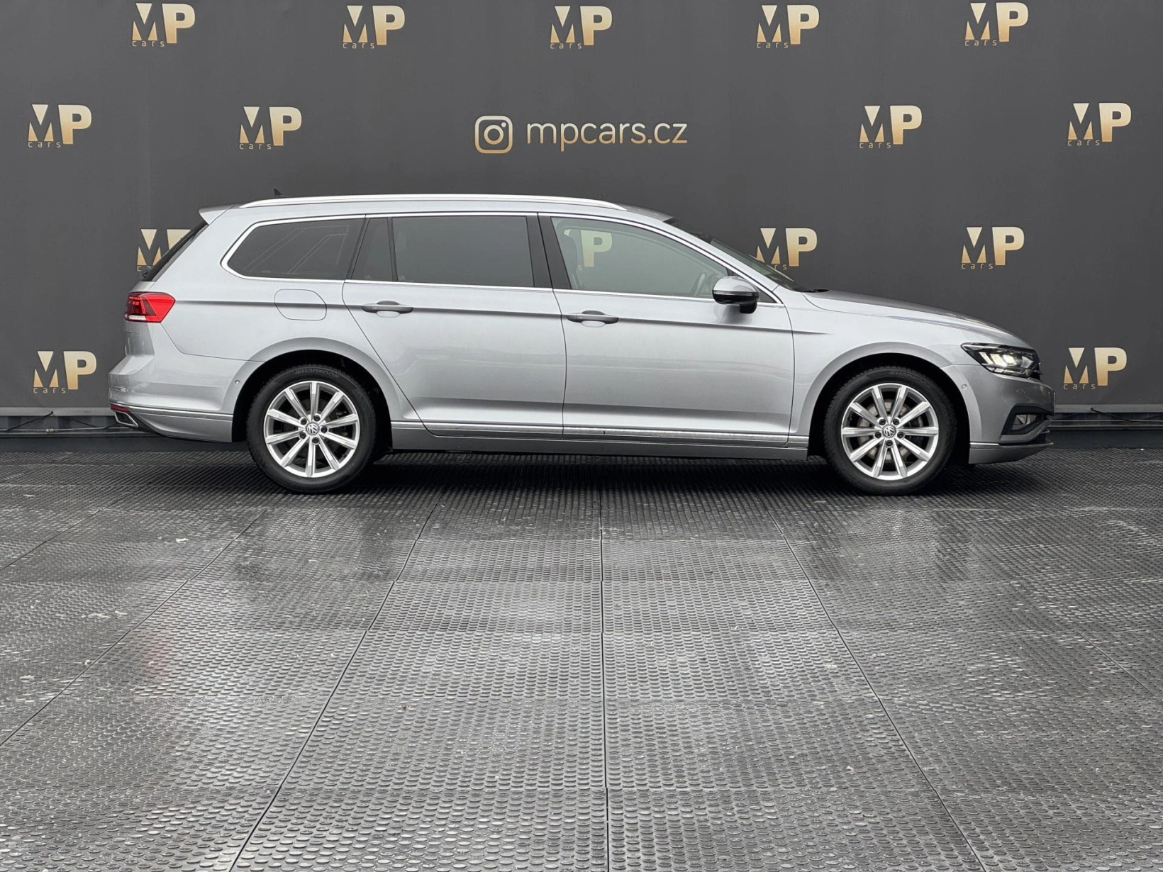 Volkswagen Passat – 1.5TSi DSG Elegance, ČR, 360°