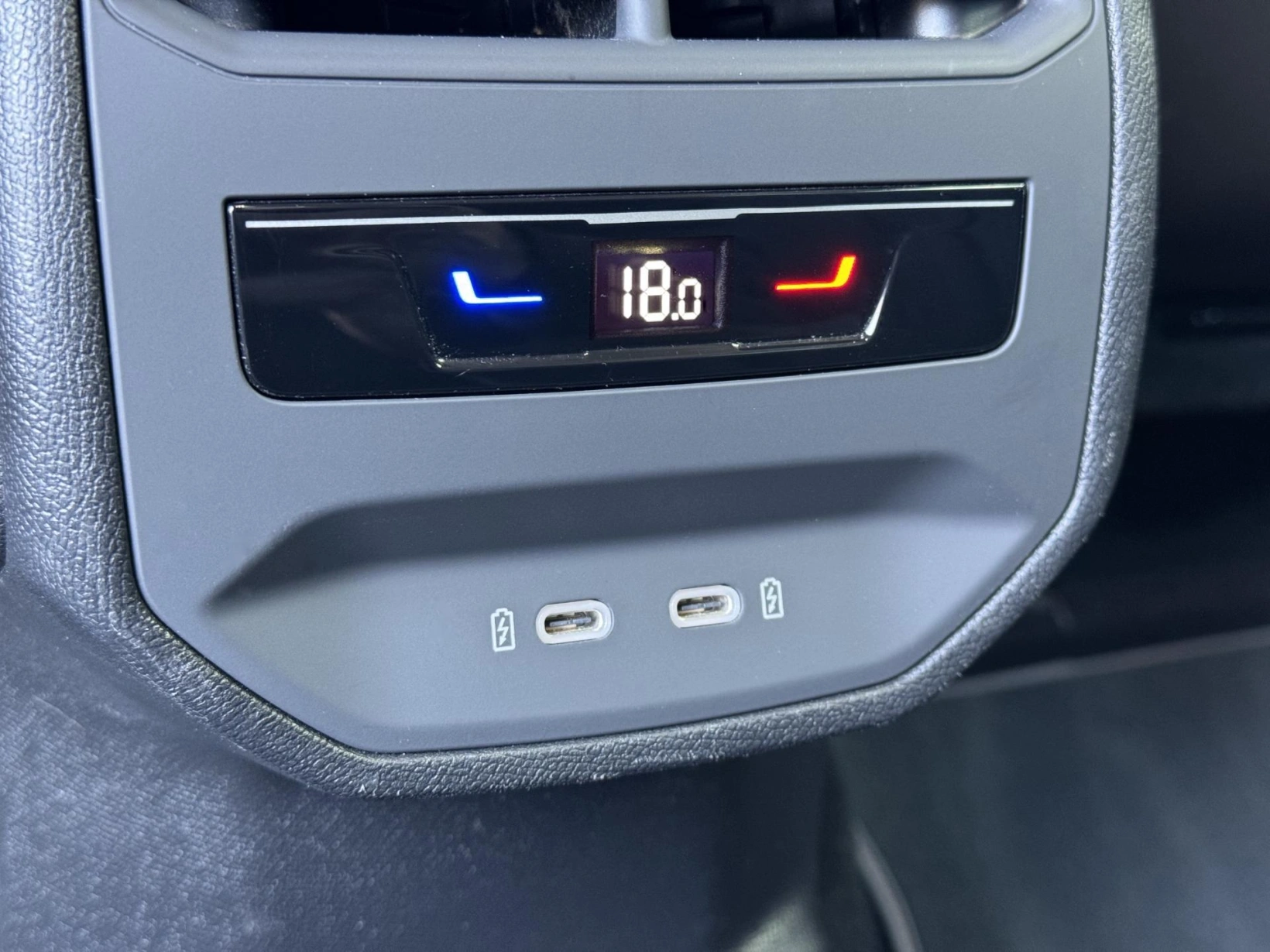 Seat Leon – 1.5eTSi DSG Xcellence DPH 1Maj