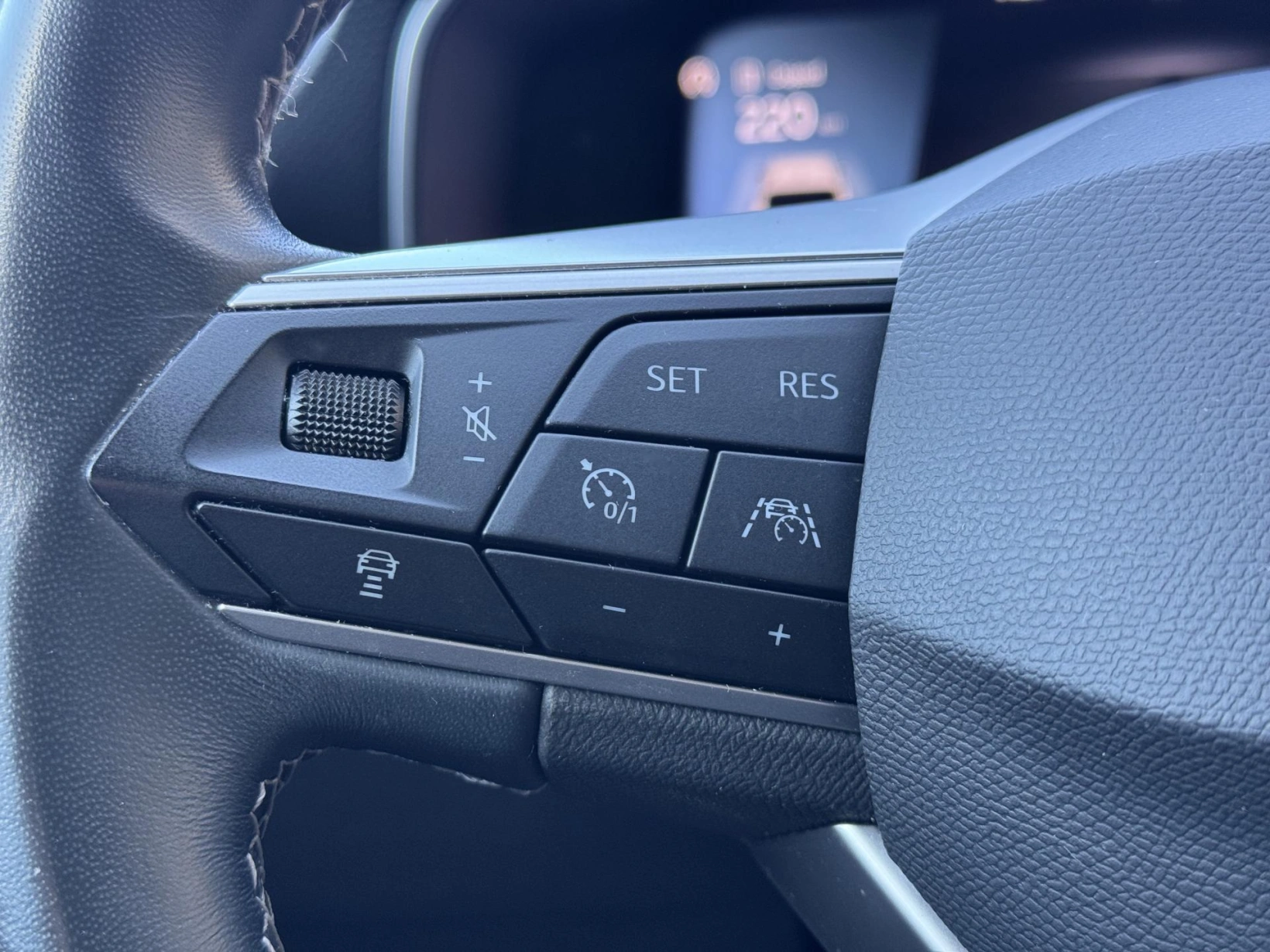 Seat Leon – 1.5eTSi DSG Xcellence DPH 1Maj