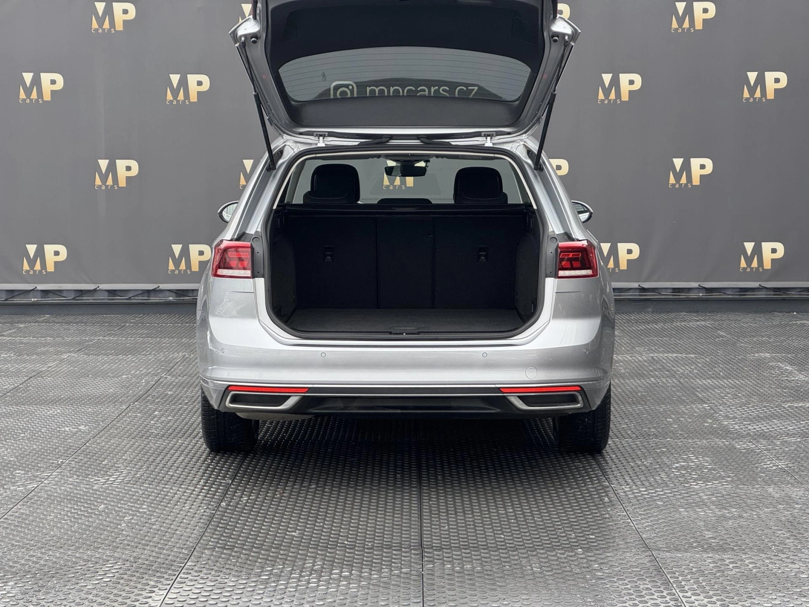 Volkswagen Passat – 1.5TSi DSG Elegance, ČR, 360°