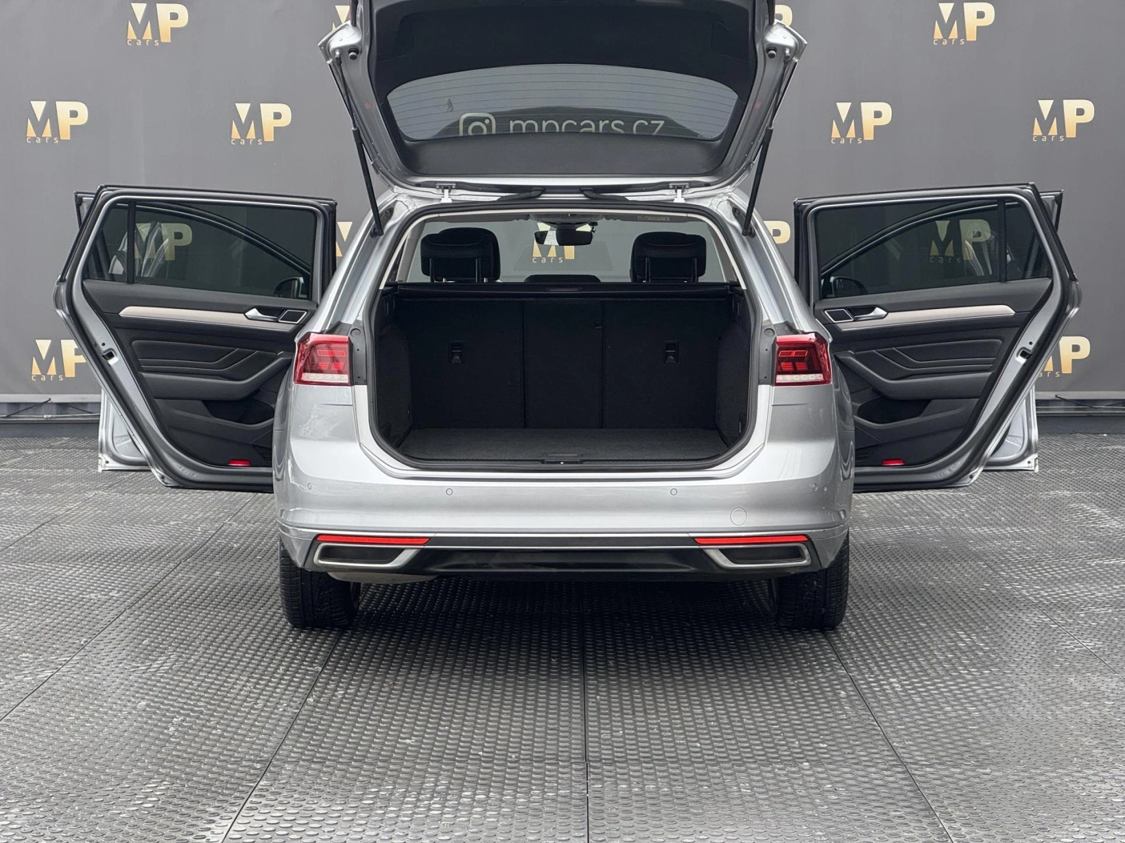 Volkswagen Passat – 1.5TSi DSG Elegance, ČR, 360°